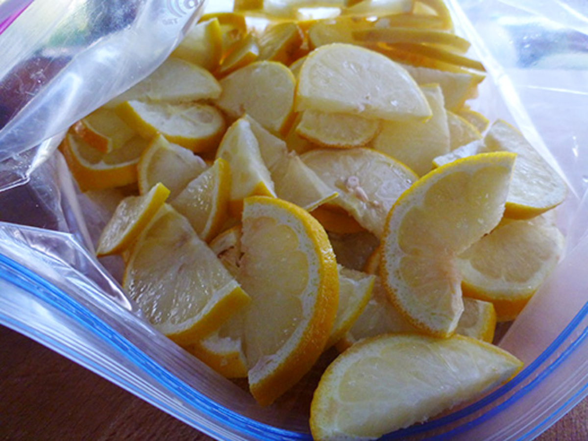 Γιατί είναι καλύτερο να βάζετε τα λεμόνια στην κατάψυξη !