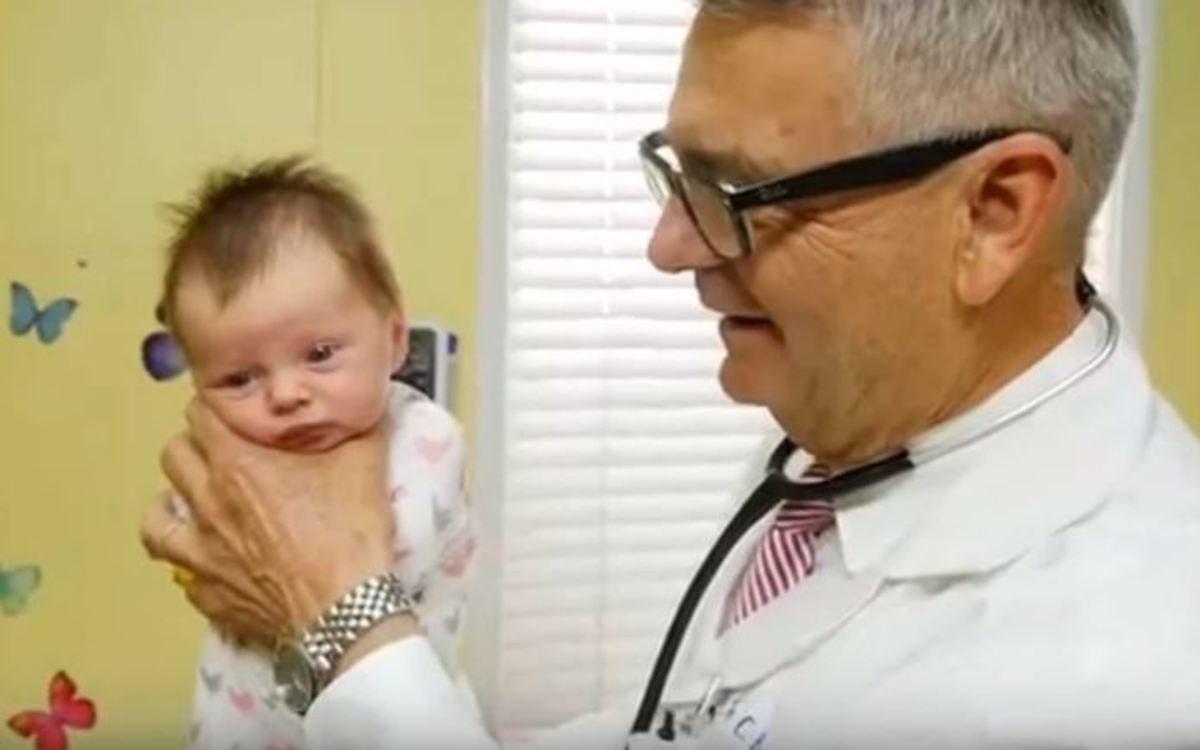 μωρό που κλαίει