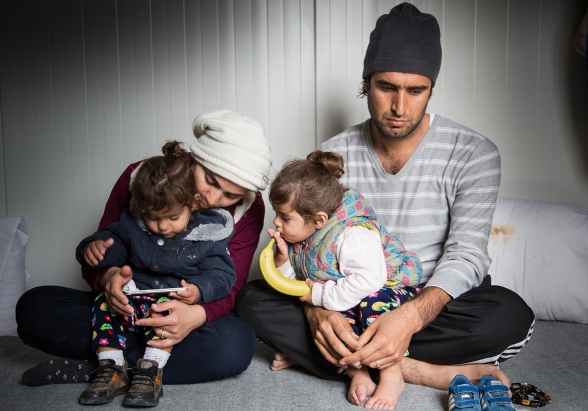 Portrait of Karon, 31 Years old from Iraq Karon, his wife and their two twins are blocked in Lesvos since their arrival on August 2nd 2016. Their dream was to reach the Island to start a new life. “What I have seen in Iraq, I do not want my children to see it again. This is why we left our country, where everything is paralyzed, everything stopped, there is no life…My true dream is that my children will live in a beautiful country, without war, without bloodshed, without any of this. This is the only thing I wish for.”