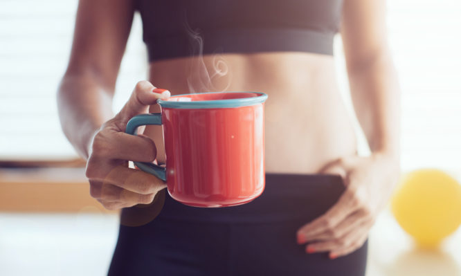 Πώς η καφεΐνη διευκολύνει την απώλεια βάρους;