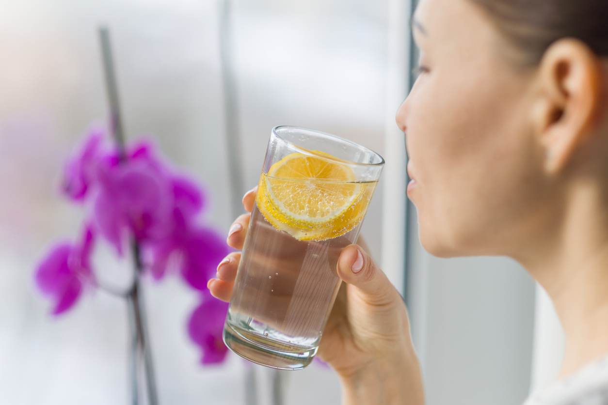 “Sassy Water”: Δραστικό Κοκτέιλ για επίπεδη κοιλιά
