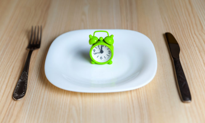 Η δίαιτα που χαρίζει μακροζωία κι ο ρόλος της διαλείπουσας νηστείας | HuffPost Greece LIFE