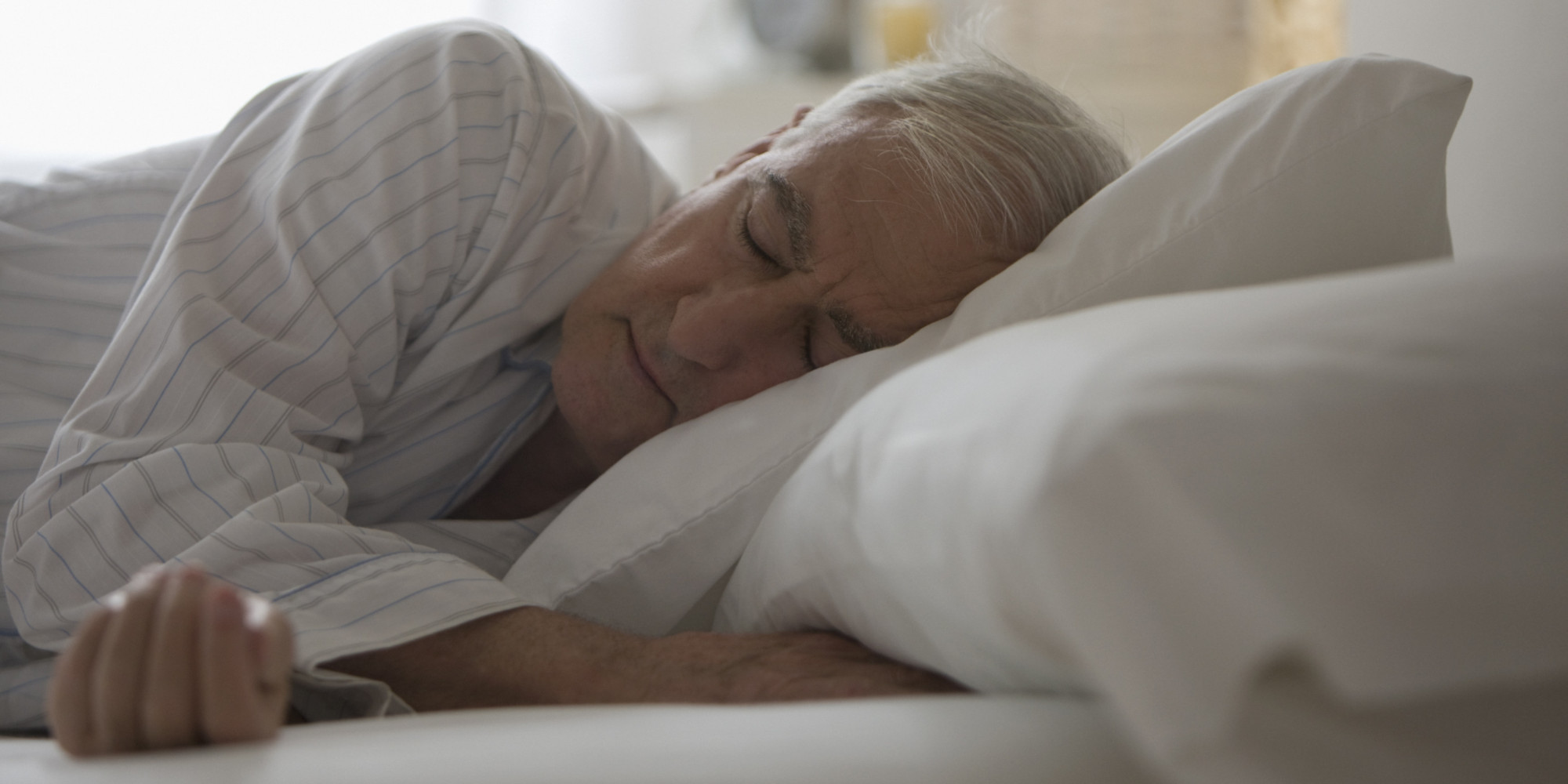 Пожилые мало спят. Бессонница у пожилых людей. Здоровый сон пожилых людей. Сон пожилых людей. Хороший сон у пожилых.