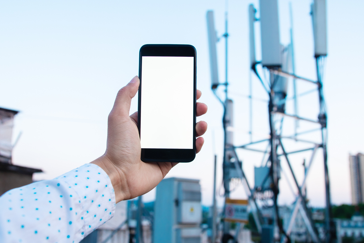 Www Iatropedia Gr Eidiseis Koronoios To Iiko Fortio Ton Test Apotelei Chrisimo Deikti Gia Tin Poreia Tis Covid 19 10 t12 44 17 03 00 Www Iatropedia Gr Wp Content Uploads 10 Istock Jpg People Wearing