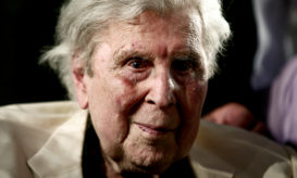 Μίκης Θεοδωράκης