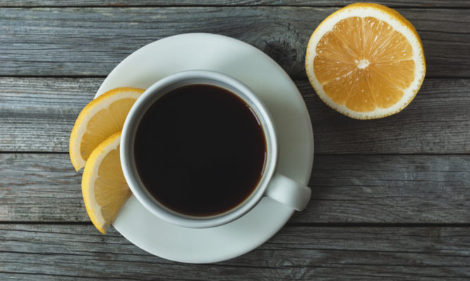 Τι είναι ο πράσινος καφές και μπορεί να σε βοηθήσει να χάσεις κιλά;