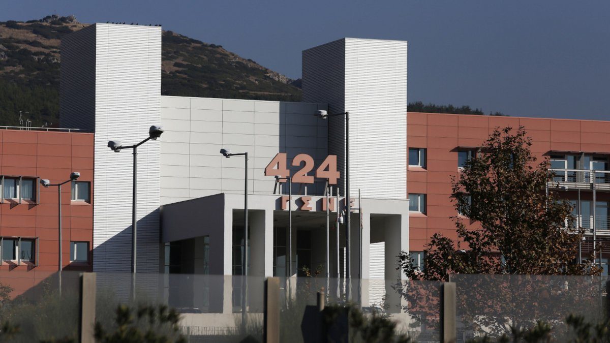 στρατιωτικά