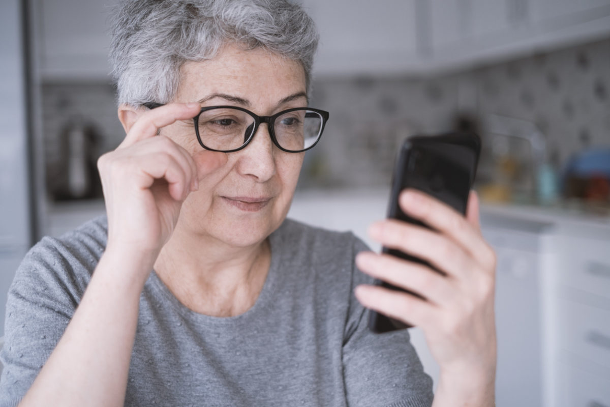 εκφύλιση ωχράς κηλίδας