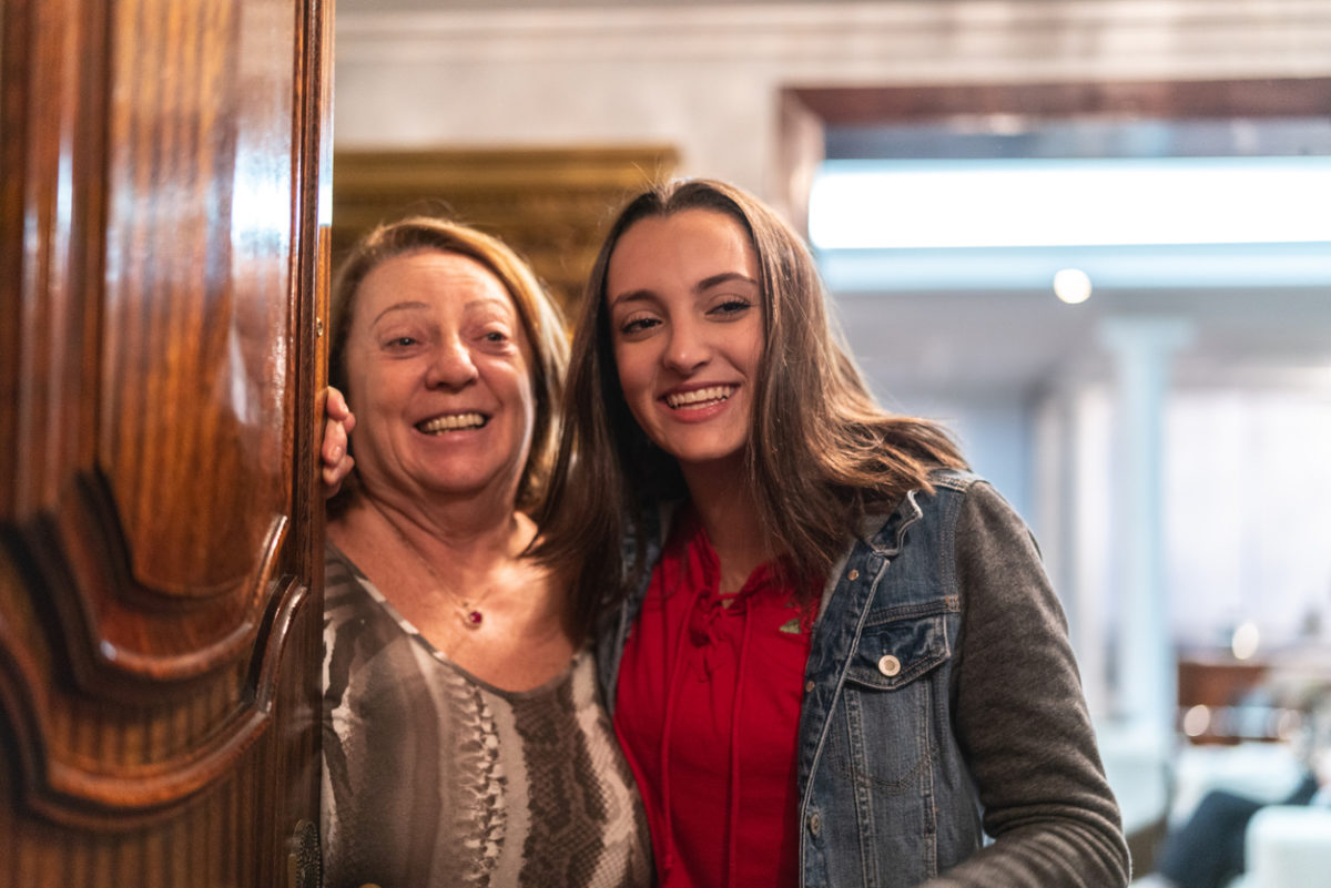 επικοινωνία