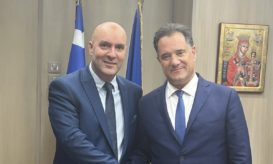 Ο πρόεδρος του ΤΕΑΥΦΕ, Ελευθέριος Ντούμας, με τον υπουργό Άδωνι Γεωργιάδη