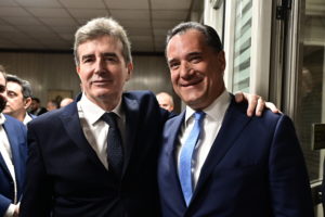 Ο απερχόμενος Μιχάλης Χρυσοχοΐδης με τον Άδωνι Γεωργιάδη