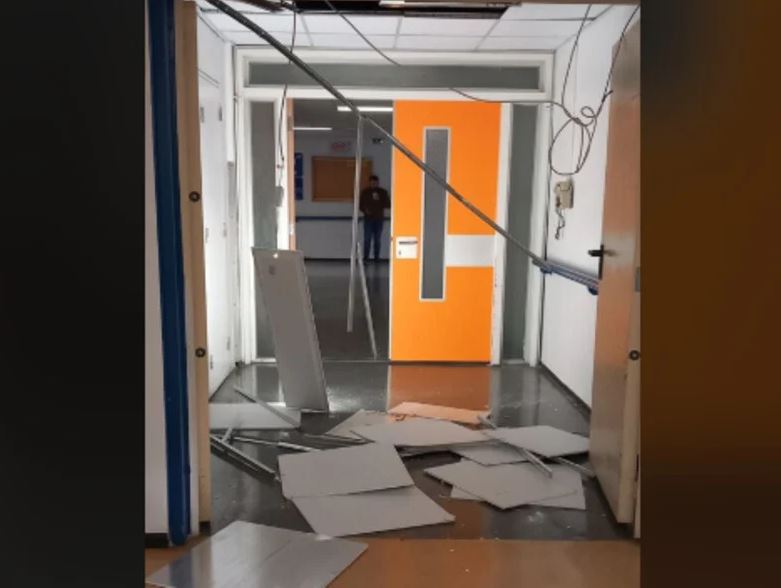 Πανικός επικράτησε στο νοσοκομείο Ρίου, όταν κατέρρευσε τμήμα της οροφής στη Β’ Ορθοπεδική Κλινική