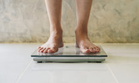 Τα άτομα που χάνουν αρκετά κιλά χωρίς δίαιτα, άσκηση ή άλλες αλλαγές στον τρόπο ζωής τους μπορεί να διατρέχουν υψηλότερο κίνδυνο για ορισμένες μορφές καρκίνου