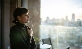 Δυσπροσαρμοστική ονειροπόληση: Τι είναι και πώς να την αντιμετωπίσετε