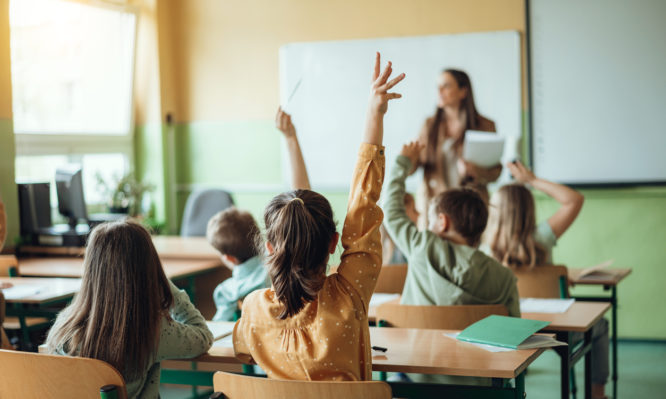 ΕΟΔΥ: Οδηγίες για τη μείωση της μετάδοσης λοιμώξεων του αναπνευστικού στα σχολεία