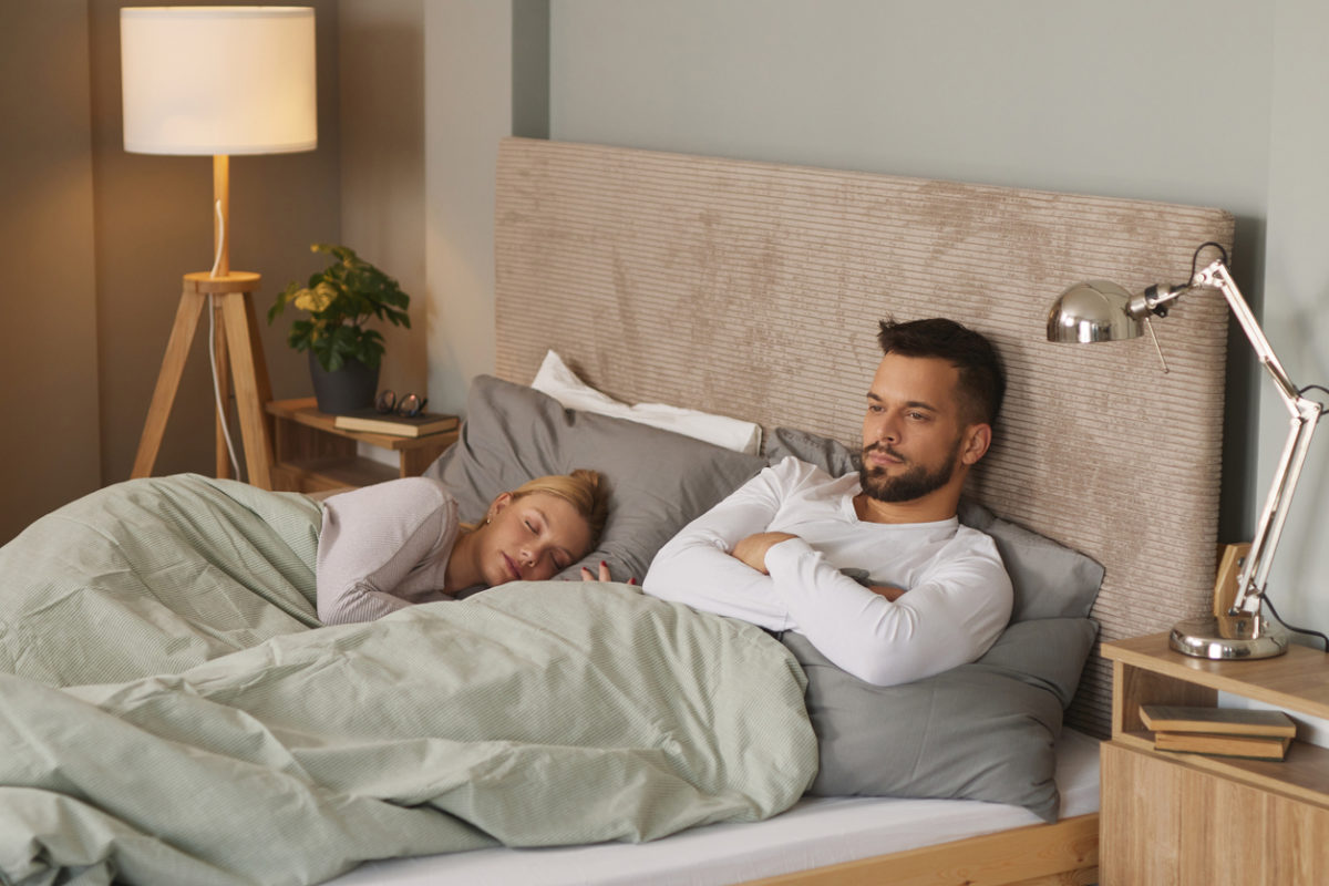 Ποια είναι η σκανδιναβική μέθοδος ύπνου που σώζει την υγεία και τη σχέση μας