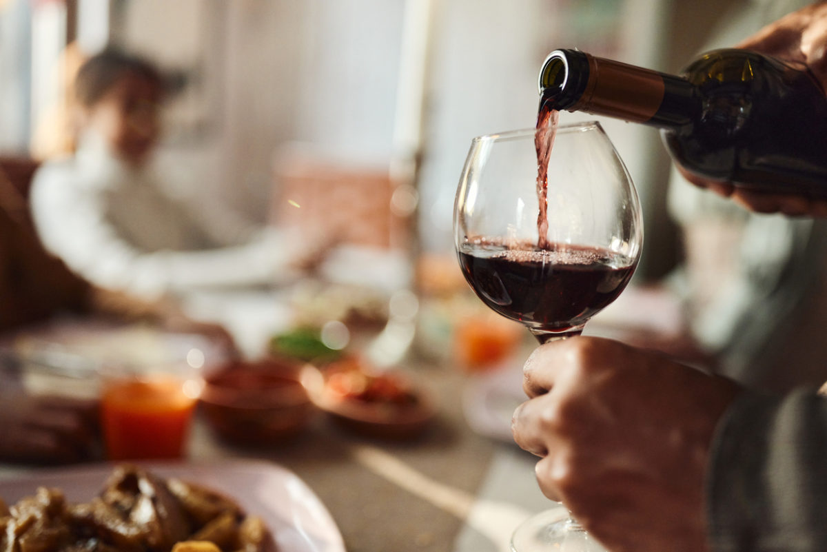 Για πάρα πολλά χρόνια, το κόκκινο κρασί θεωρείτο ευεργετικό για την καρδιά.