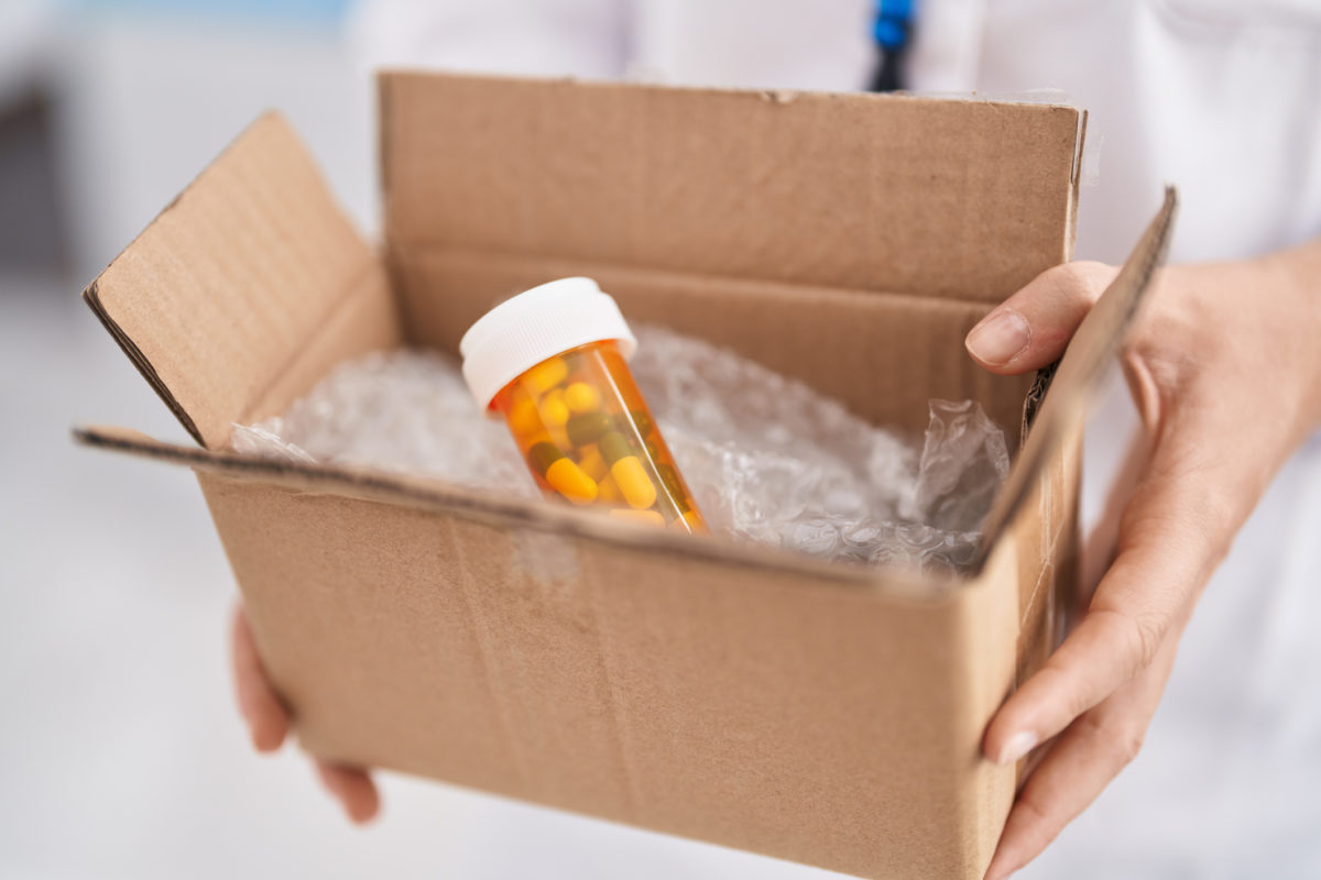 κούριερ, φάρμακα