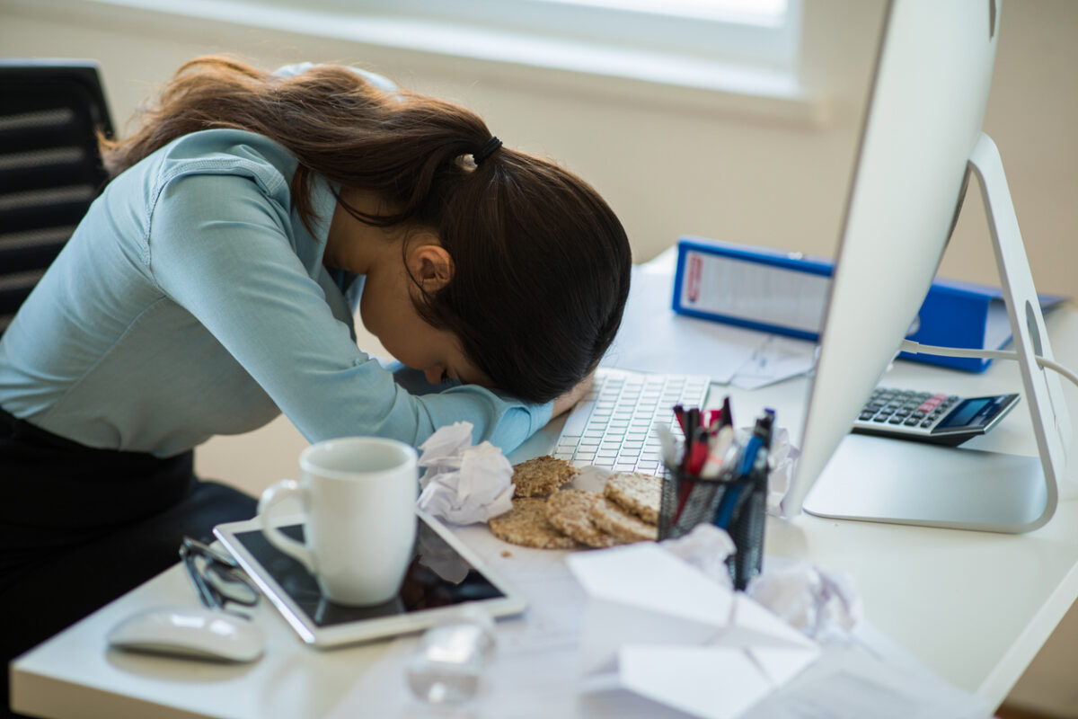 Άγχος και κιλά: Ναι, το στρες μπορεί να μάς κάνει να πάρουμε βάρος