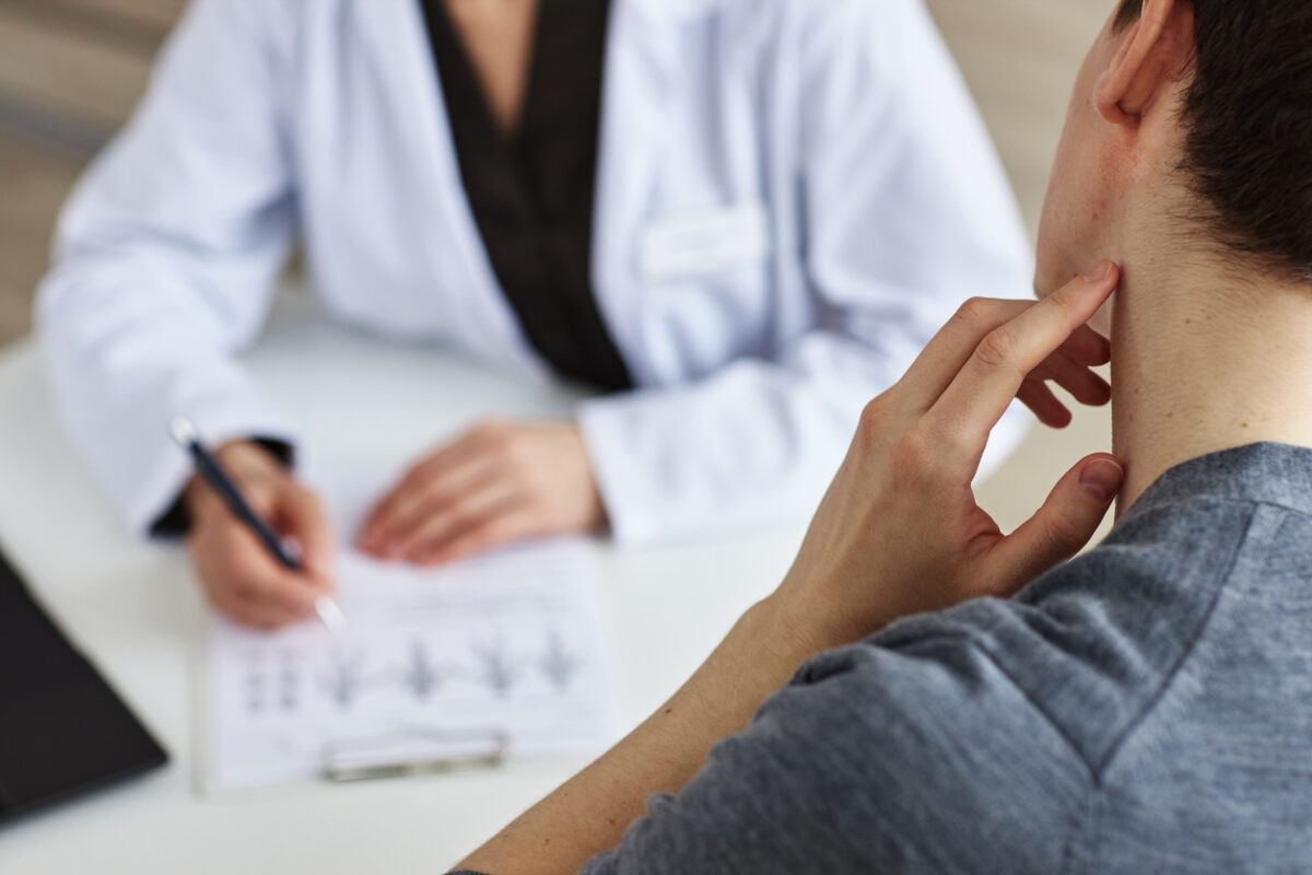 Ψωρίαση: Συμπτώματα, μορφές και αιτιολογία μίας πάθησης που αφορά το 2-3% του ελληνικού πληθυσμού