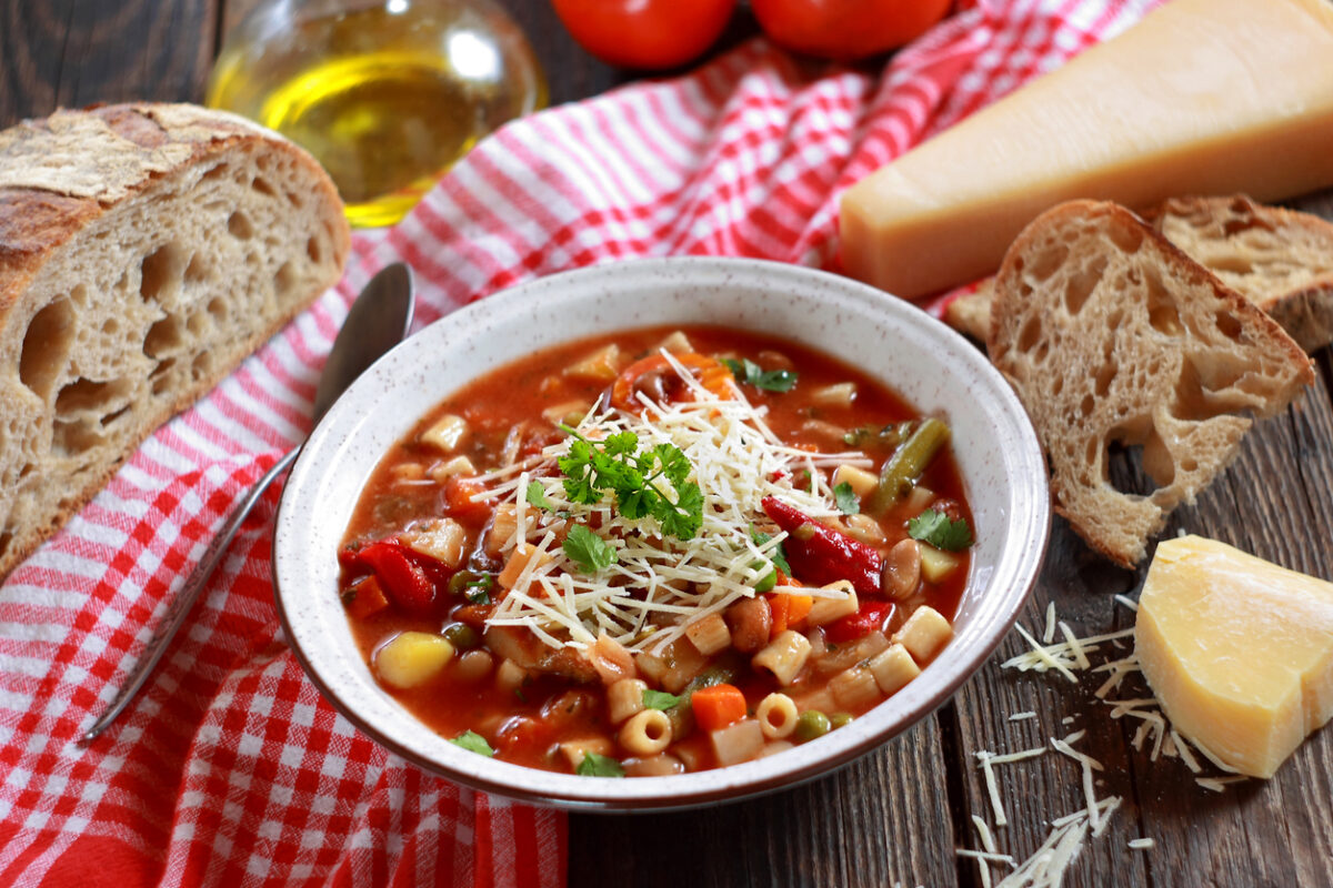 Ψωμί και ζυμαρικά: Τι διαφορετικό κάνουν στη Σαρδηνία και οι άνθρωποι πιάνουν τα 100