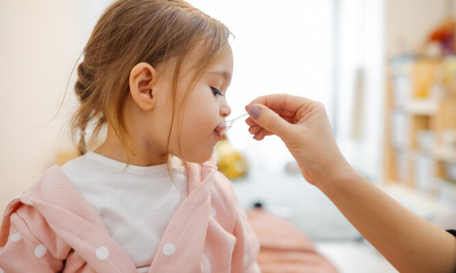 Τα αντιβιοτικά μπορεί να αυξήσουν τον κίνδυνο παιδικού άσθματος, αλλεργιών