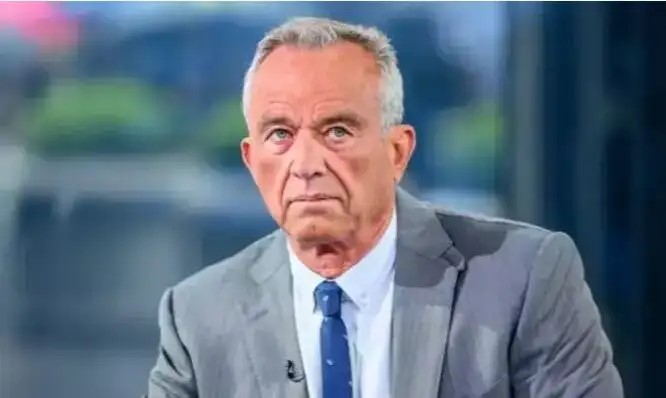 Ο Αμερικανός υπουργός Υγείας και Ανθρωπίνων Υπηρεσιών Ρόμπερτ Φ. Κένεντι Τζούνιορ σχεδιάζει να περικόψει μεγάλο αριθμό εργαζομένων του υπουργείου