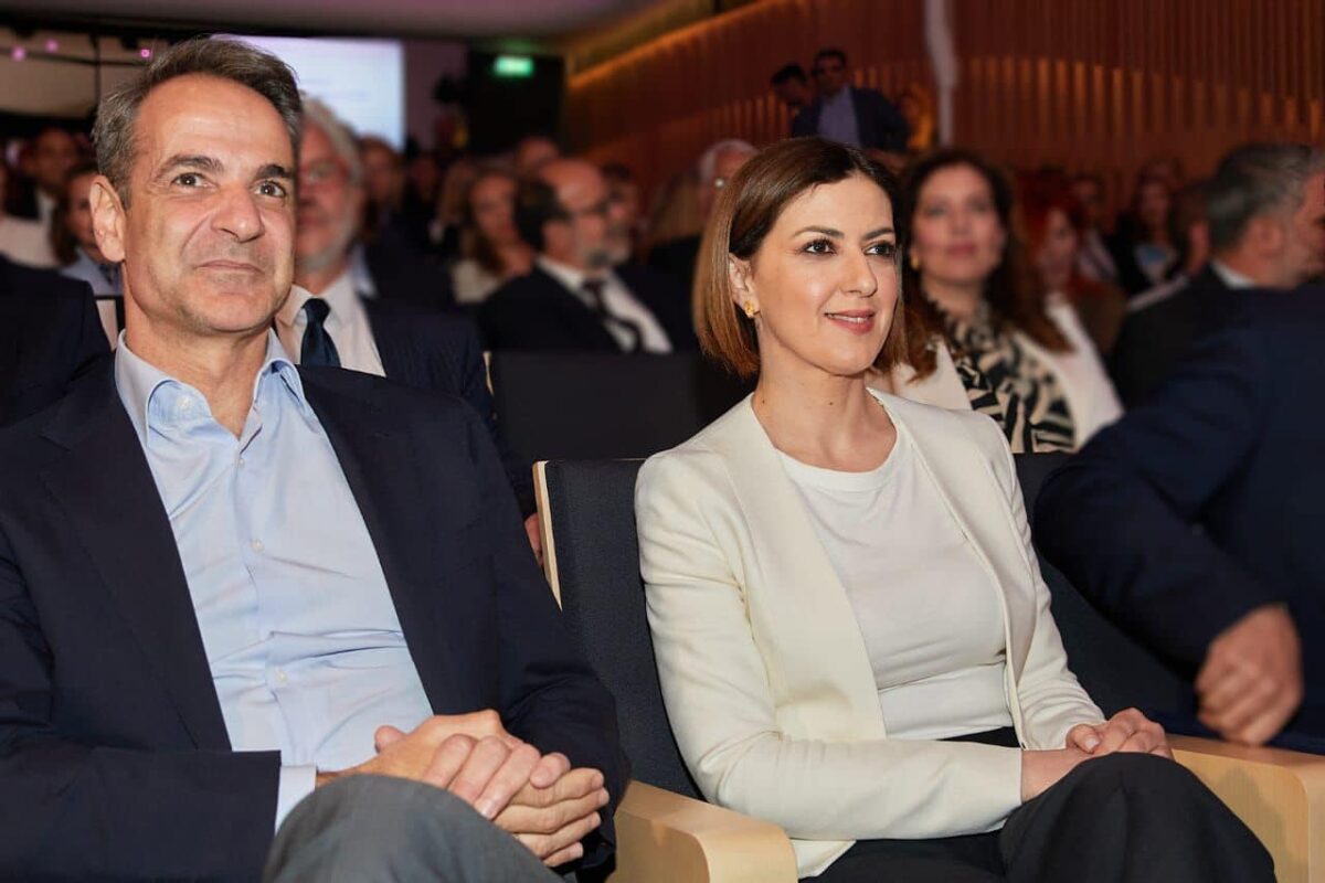 Η Ειρήνη Αγαπηδάκη με τον πρωθυπουργό