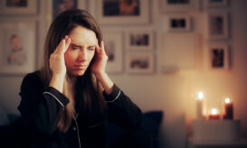 Τα συμπτώματα της long Covid μπορεί να διαρκούν ακόμα και δύο χρόνια μετά