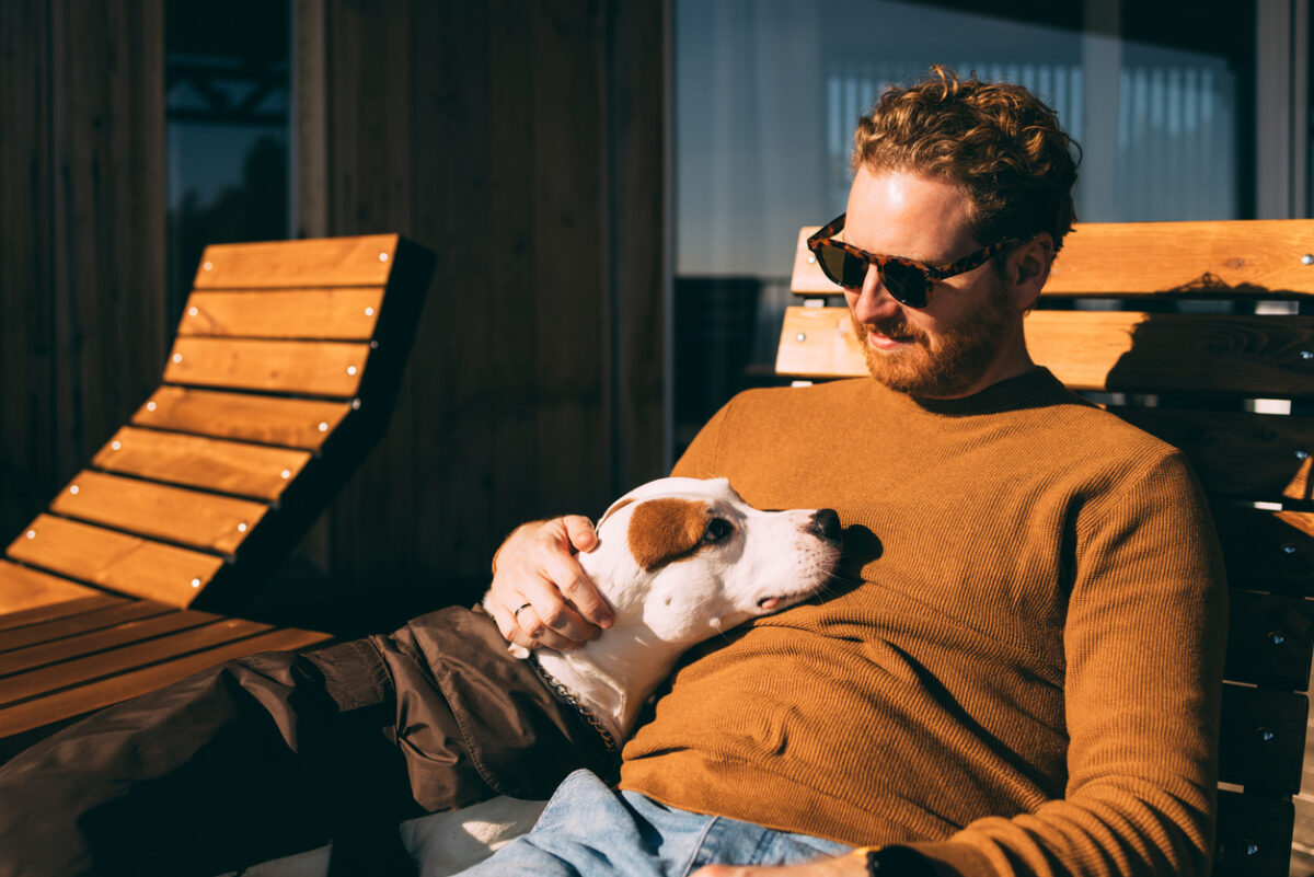 Η έκθεση στο φως του ήλιου επιφέρει οφέλη για την υγεία που αλλάζουν τη ζωή, τονίζουν οι ειδικοί