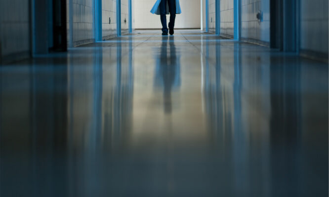 Δικαίωμα πρόσβασης σε όλα τα Στρατιωτικά Νοσοκομεία για δικαστές και εισαγγελείς