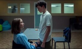 Εφηβεία: Γιατί η ψυχολόγος στη σειρά του Netflix προσφέρει στον 13χρονο Τζέιμι σοκολάτα και σάντουιτς με πίκλες