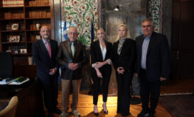 Συνάντηση του Προέδρου της Βουλής με μέλη του Συλλόγου θυμάτων της φονικής πυρκαγιάς στο Μάτι το 2018