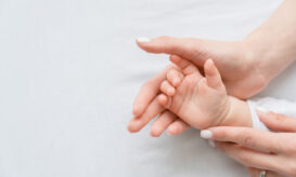 Υπογεννητικότητα: Ερευνητές κρούουν κώδωνα κινδύνου για το μέλλον της ανθρωπότητας και του πολιτισμού