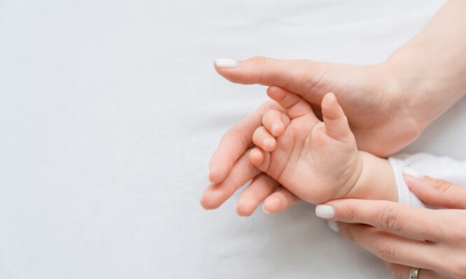 Υπογεννητικότητα: Ερευνητές κρούουν κώδωνα κινδύνου για το μέλλον της ανθρωπότητας και του πολιτισμού