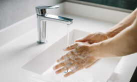 Πλύσιμο χεριών: Τα 4 μεγαλύτερα λάθη που κάνουμε και θα μπορούσαν να αυξήσουν τα μικρόβια και τους ιούς