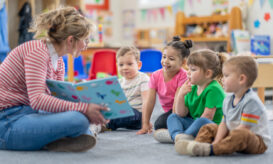 Η μείωση του θορύβου στις αίθουσες διδασκαλίας βοηθάει τα παιδιά να είναι πιο ήρεμα