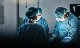 Ιστορικό χειρουργικό επίτευγμα: Σπάνιος όγκος στη σπονδυλική στήλη αφαιρέθηκε μέσω της οφθαλμικής κόγχης της ασθενούς