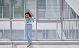 Με μυοσκελετικούς πόνους το 96% των γυναικών επαγγελματιών υγείας στα ελληνικά νοσοκομεία