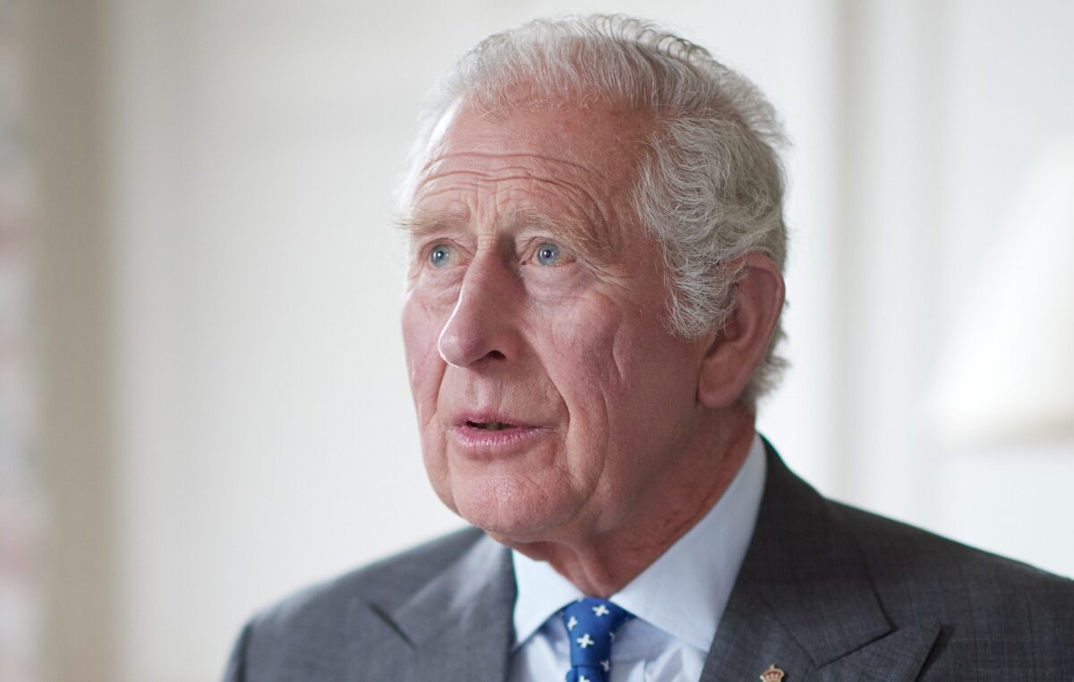 Βασιλιάς Κάρολος: «Οι πιο σκοτεινές στιγμές της ασθένειας μπορεί να φωτιστούν από τη μεγαλύτερη συμπόνια»