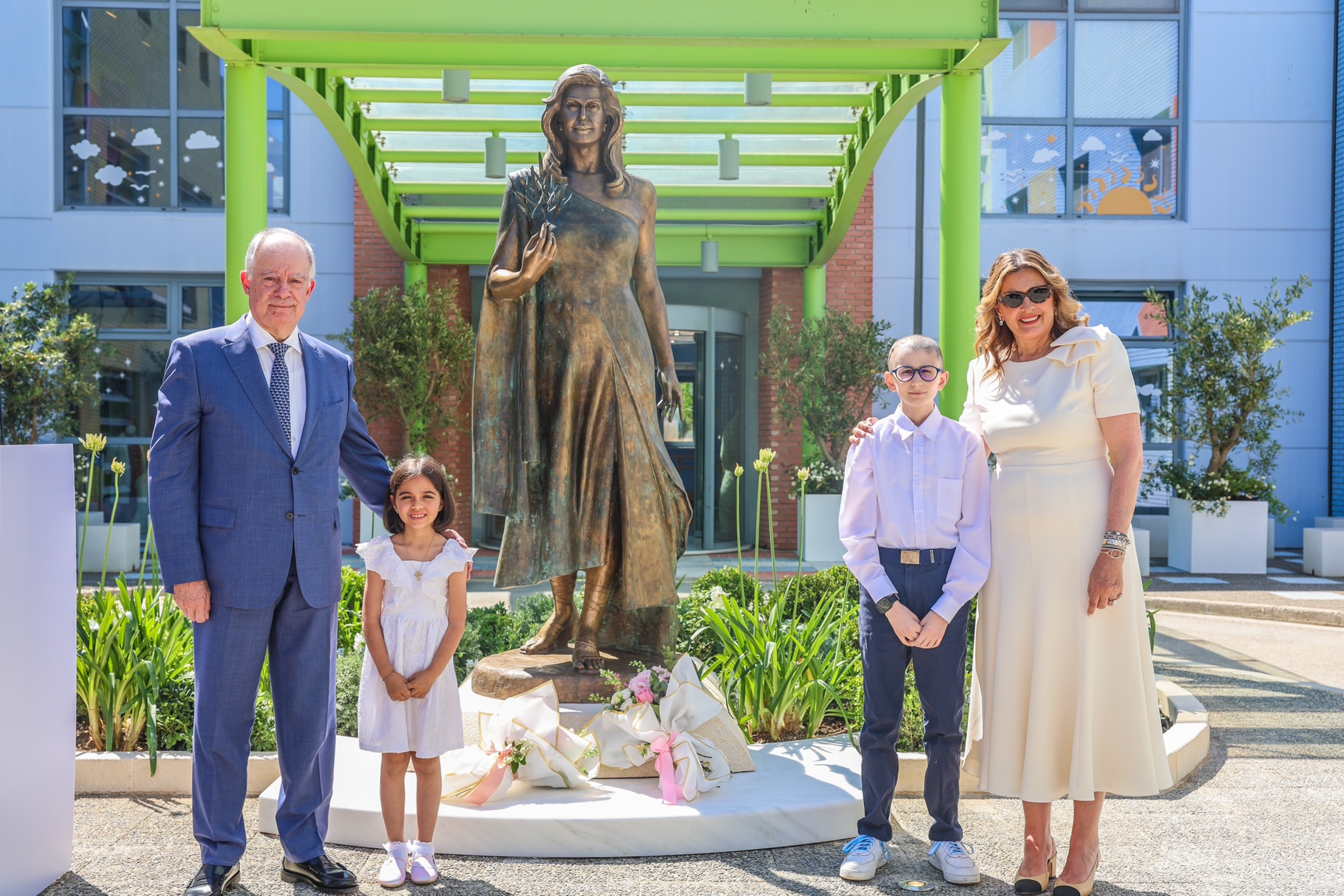 Αποκαλυπτήρια για το άγαλμα της Μαριάννας Β. Βαρδινογιάννη στο Ογκολογικό Νοσοκομείο Παίδων «Μαριάννα Β. Βαρδινογιάννη»