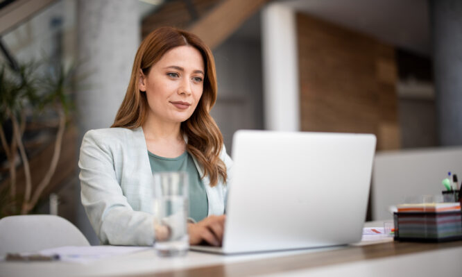 Η αυτοαπασχόληση κάνει καλό στην καρδιά, ειδικά στις γυναίκες