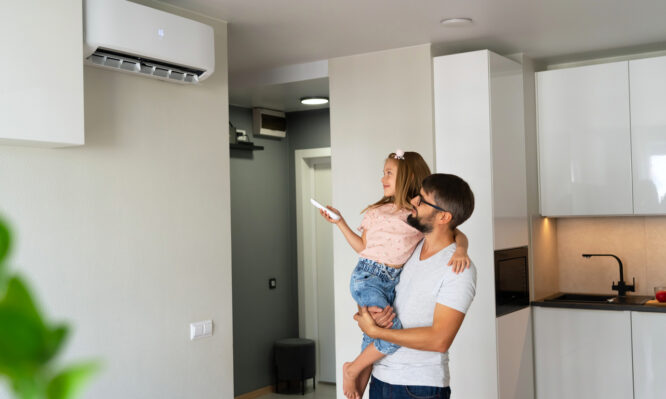 Κλιματιστικά και μούχλα: Οι κίνδυνοι για την υγεία και πώς να προστατευθείτε