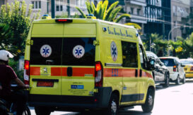 Στο Πανεπιστημιακό Πατρών διακομίζονται διασωληνωμένα τα δύο παιδιά που ανασύρθηκαν από τον Άραχθο