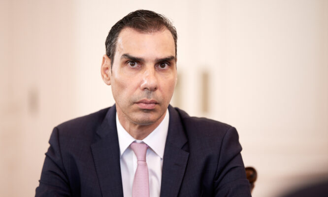 Μ. Θεμιστοκλέους για καύσωνα: Δεν καταγράφεται αύξηση στα περιστατικά - Το ΕΣΥ έτοιμο να ανταποκριθεί