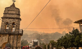 Φωτιές: Διακομιδές πολιτών σε νοσοκομεία σε Αχαΐα, Χίο και Πρέβεζα, εκκενώσεις από στεριά και θάλασσα