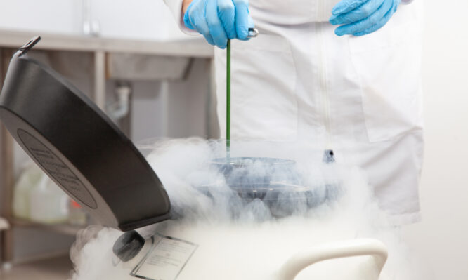 Ζευγάρι απέκτησε παιδί από έμβρυο που καταψύχθηκε σχεδόν 31 χρόνια πριν