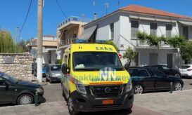 Υπό τον ήχο της σειρήνας του ασθενοφόρου που είχε δωρίσει στο ΕΚΑΒ Μεσολογγίου η κηδεία της Αθηνάς Παπαχρήστου (βίντεο)