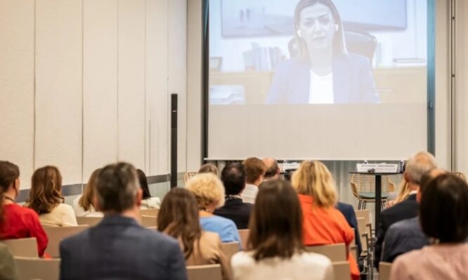 ΠΡΟΛΑΜΒΑΝΩ