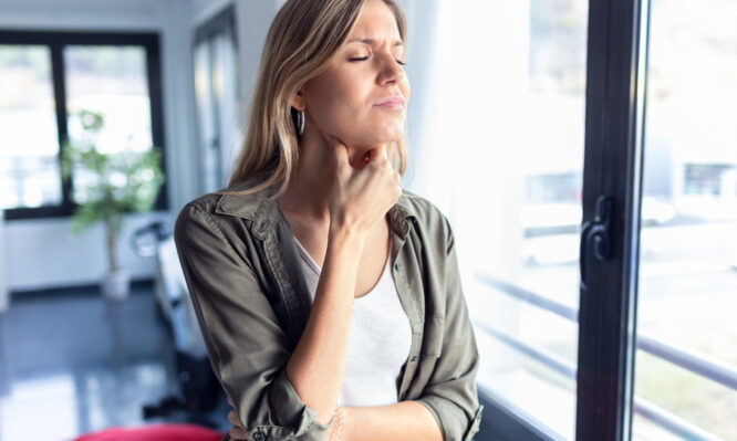 φαγούρα στο λαιμό